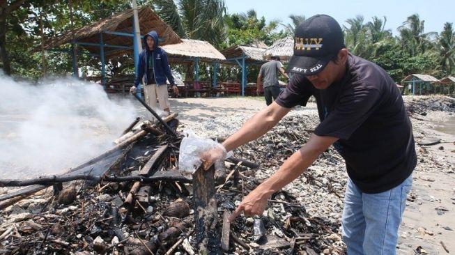 Dugaan Limbah Aspal di Sejumlah Pesisir Pantai Berasal Dari Kapal Melintas, Begini Tanggapan Polda Lampung